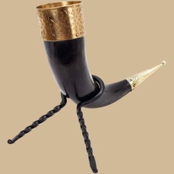 Drinking horn support